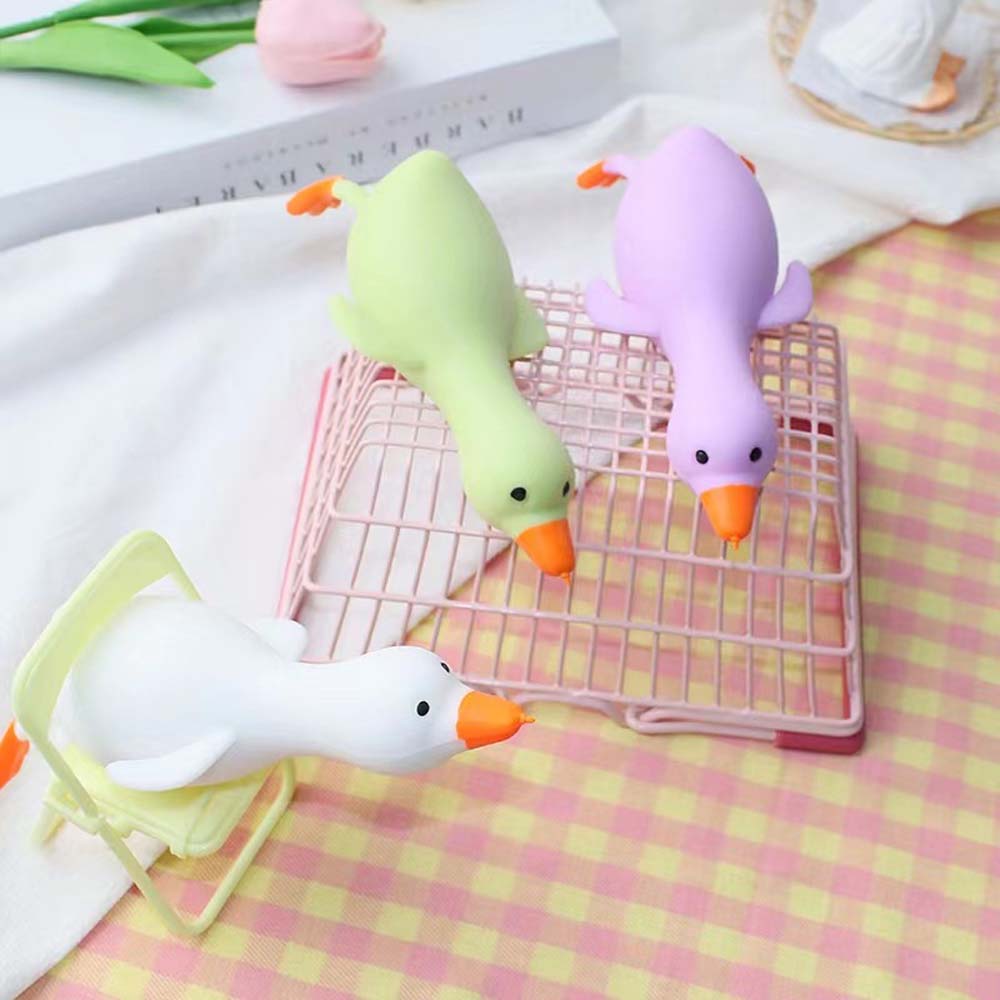 Decompression artifact pinching Le Chong duck cute little yellow duck softadult stress relief toys 2