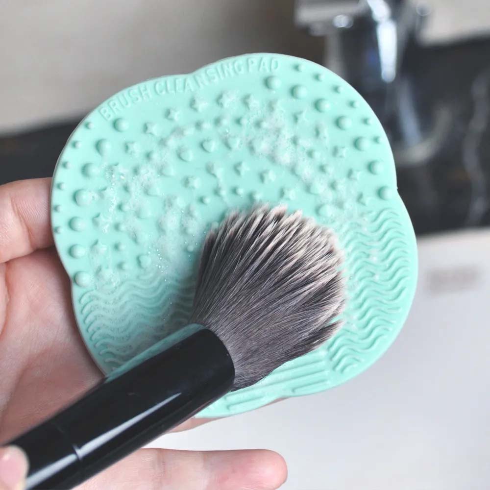 Scrubber Board Cosmetic Brush Cleaner Hand-Tool Mini Washing Pad Silicone Makeup Brush Cleaner Mat Pad 4